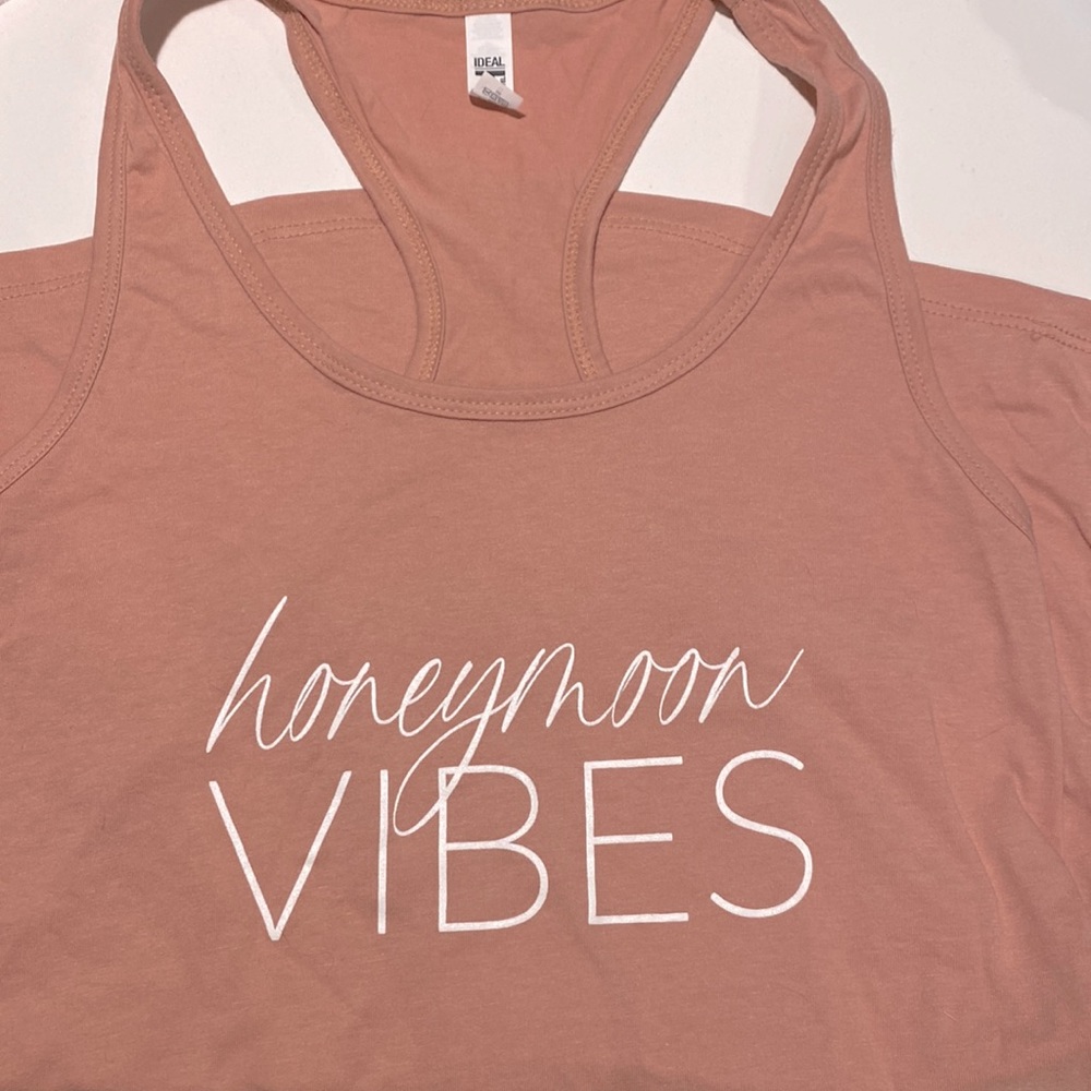 NWOT SM pink “honeymoon vibes” tank